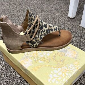 Very G Women's Tan and Leopard Sandals